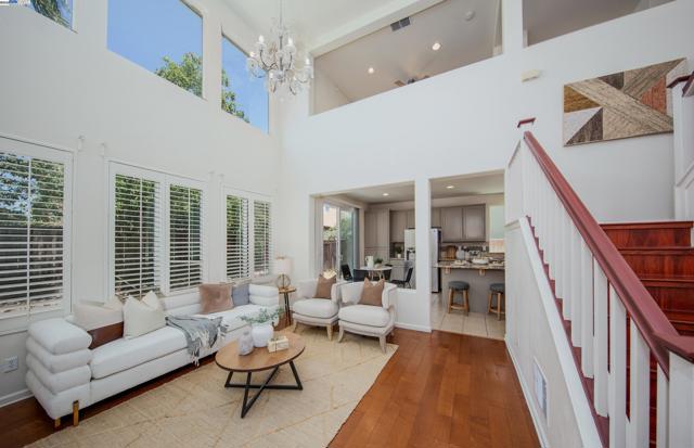 555 Centre Court Dr, Tracy CA: https://media.crmls.org/mediaz/899a8756-9cb9-4da6-b882-8f075d6bbb0c.jpg