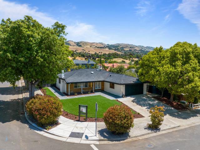 3516 Cuesta Drive, San Jose CA: https://media.crmls.org/mediaz/899a9580-9558-42cc-938c-dc751b5cf529.jpg