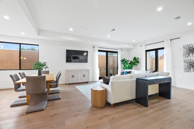 916 Woodside Road, Redwood City CA: https://media.crmls.org/mediaz/899a9899-db05-4c1d-b20e-290d360a6bf2.jpg