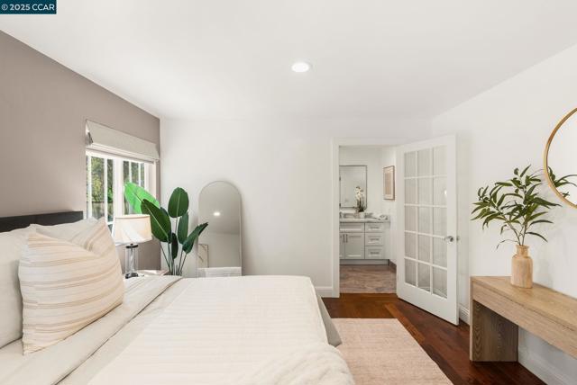 1925 Burnside Ct, Concord CA: https://media.crmls.org/mediaz/899aea73-de74-41b8-9d68-313148ea21a2.jpg