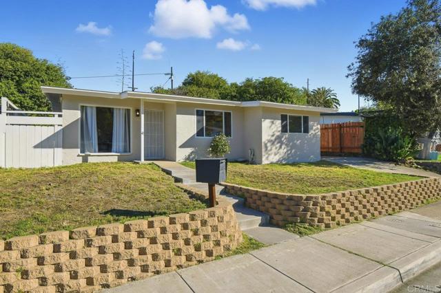 Detail Gallery Image 4 of 28 For 5566 Streamview, San Diego,  CA 92105 - 4 Beds | 1 Baths