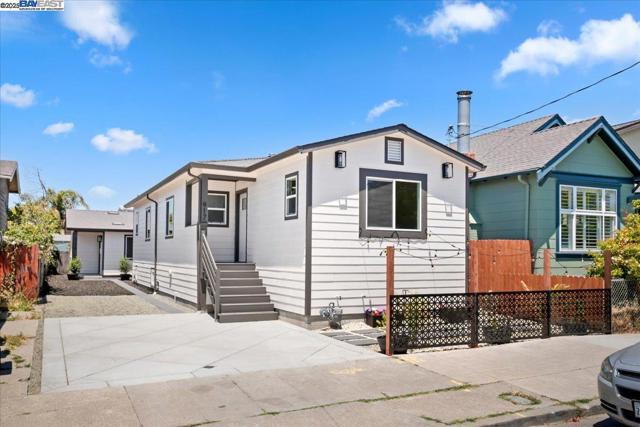917 Channing Way, Berkeley CA: https://media.crmls.org/mediaz/899d55ff-9ef4-4241-a55d-940d2174a6cc.jpg