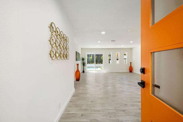52885 Avenida Carranza, La Quinta CA: https://media.crmls.org/mediaz/899da0aa-9c6f-480d-92da-0eaeeb7c9261.jpg
