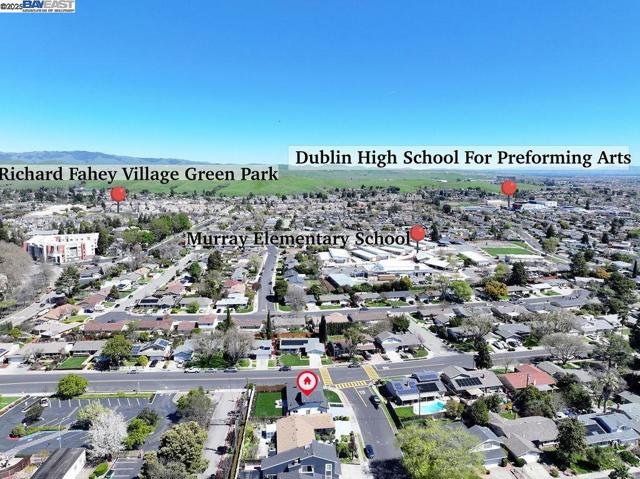 8794 Wicklow Ln, Dublin CA: https://media.crmls.org/mediaz/899dc38a-ce4d-48b3-9d23-b240d3cab53f.jpg
