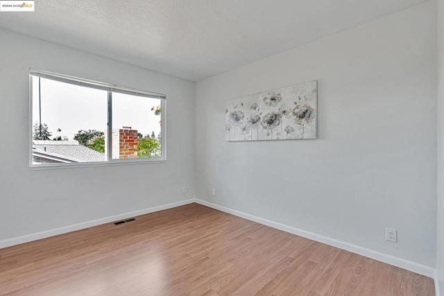 4414 Willow Glen Ct, Concord CA: https://media.crmls.org/mediaz/899e9d8b-a38e-47eb-9a8d-dce6fb47fea5.jpg