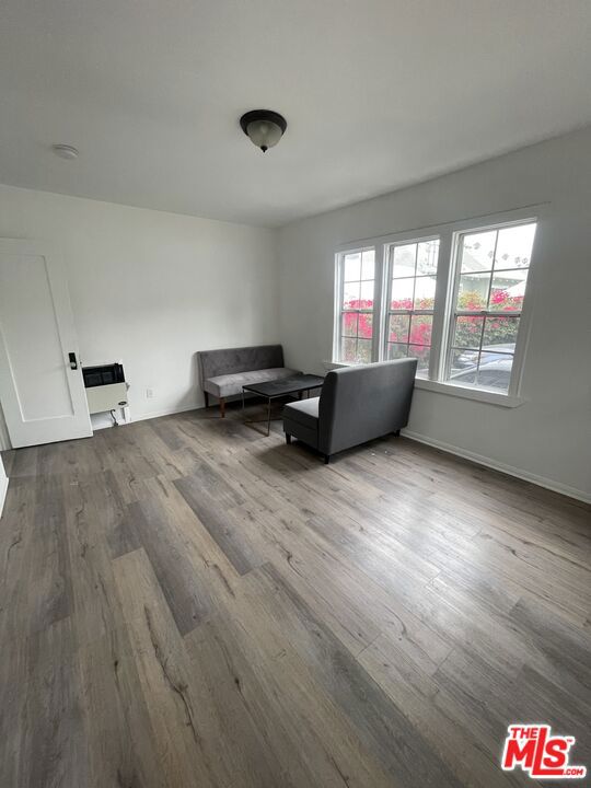 4623 Wesley Avenue, Los Angeles CA: https://media.crmls.org/mediaz/899eb2a2-3680-4cf7-be60-54dd4f9bb893.jpg