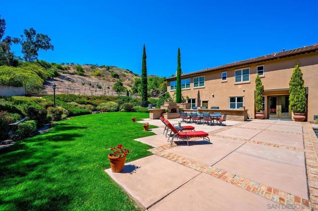 1272 Chateau Montelena, Bonsall CA: https://media.crmls.org/mediaz/899edb1f-d11c-42fd-8563-def62853d310.jpg