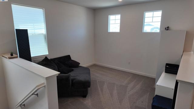 17516 Gemini Ct, Lathrop CA: https://media.crmls.org/mediaz/899eeee3-1a93-4941-a58c-3535320cc1db.jpg