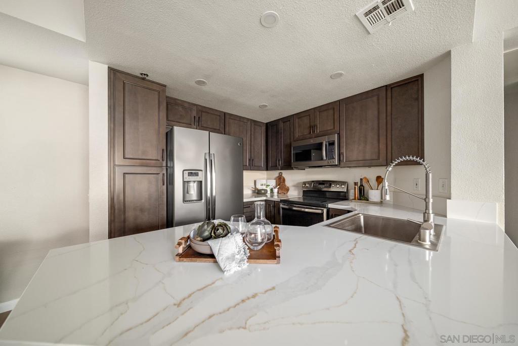 680 Camino De La Reina - photo 7