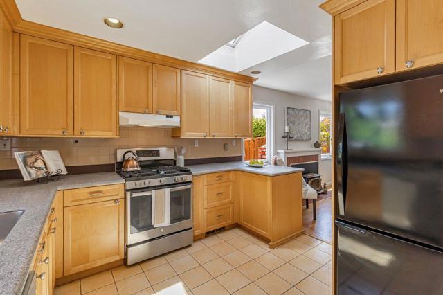 2534 Howard Avenue, San Carlos CA: https://media.crmls.org/mediaz/89a0a7aa-f653-4cf2-9afa-499113eb81d0.jpg