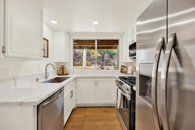 1122 Grape St, San Marcos CA: https://media.crmls.org/mediaz/89a0ce9d-ac27-4561-a343-90d80fd66292.jpg