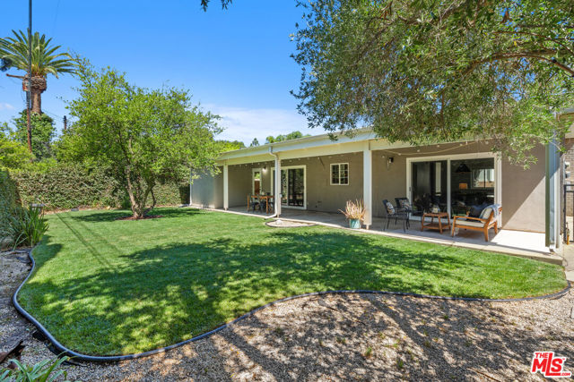 21206 Merridy Street, Chatsworth CA: https://media.crmls.org/mediaz/89a12273-8265-440b-8d59-bdd855684de5.jpg