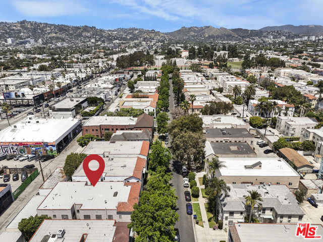 351 N Orange Grove Avenue, Los Angeles CA: https://media.crmls.org/mediaz/89a1bddb-f2d7-4890-a7ab-0d84a421669b.jpg