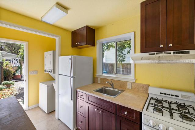 2160 Oakley Avenue, Menlo Park CA: https://media.crmls.org/mediaz/89a1d1b6-ae57-40cd-bdb9-69b542e5e13c.jpg