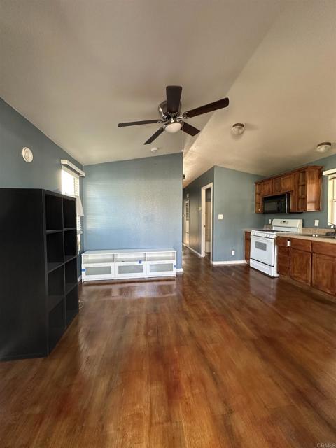 86 Corso Di Italia, Chula Vista CA: https://media.crmls.org/mediaz/89a28f52-ab2a-4543-90af-43aebff2fda4.jpg