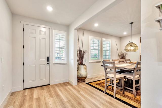 172 Vienna Way, Hollister CA: https://media.crmls.org/mediaz/89a46888-9bcd-4f18-8a40-e49dd7c564b7.jpg