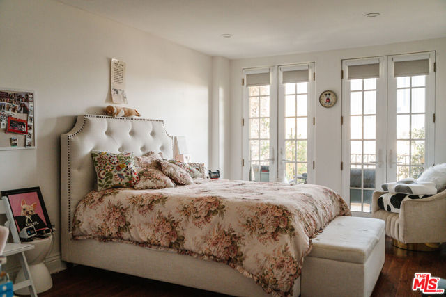 1835 Pandora Avenue, Los Angeles CA: https://media.crmls.org/mediaz/89a47f82-6fd4-4504-8668-cb731acef05c.jpg