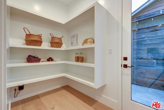 1246 Morningside Way, Venice CA: https://media.crmls.org/mediaz/89a4a7f6-5c36-444b-88d9-ecbe679927b2.jpg