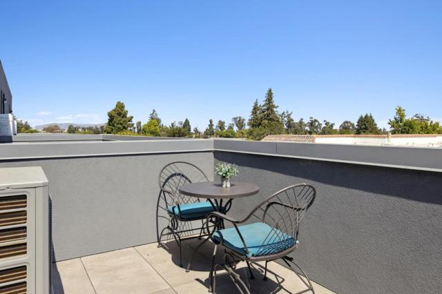 1433 Floribunda Avenue, Burlingame CA: https://media.crmls.org/mediaz/89a4c96b-413d-47d0-9547-0c1137514eda.jpg