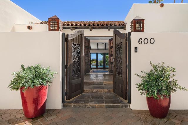 600 S La Mirada Road, Palm Springs CA: https://media.crmls.org/mediaz/89a5261f-dcfa-4e00-82cc-e1bc3ac8f519.jpg