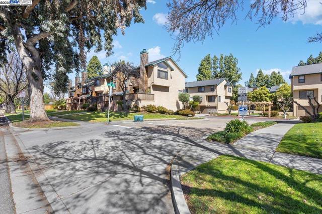 43163 Grimmer Ter, Fremont CA: https://media.crmls.org/mediaz/89a5f31a-752f-4f06-b3d7-48896e3a6ce2.jpg