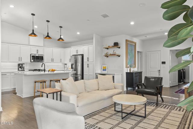 Detail Gallery Image 8 of 34 For 303 N F St #201,  Oxnard,  CA 93030 - 3 Beds | 2 Baths