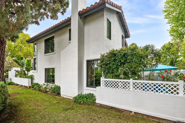 3458 Voyager Cir, San Diego CA: https://media.crmls.org/mediaz/89a6a93a-1a12-455f-83b6-4c4e577de470.jpg