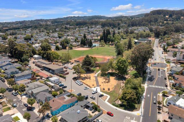 3431 Fleetwood Drive, San Bruno CA: https://media.crmls.org/mediaz/89a6add7-230b-429b-a980-850a56e49f70.jpg