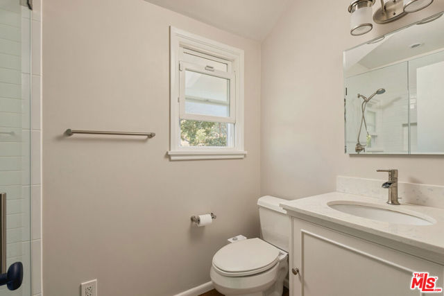 14212 Leadwell Street photo 25