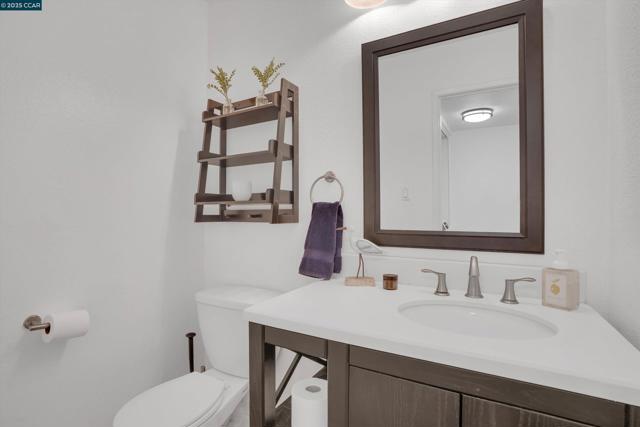 1120 Kenwal Rd, Concord CA: https://media.crmls.org/mediaz/89a6ef97-d801-480b-aa50-505de76f3457.jpg