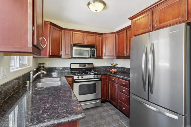 Detail Gallery Image 5 of 21 For 4127 Florida St #1,  San Diego,  CA 92104 - 2 Beds | 2 Baths