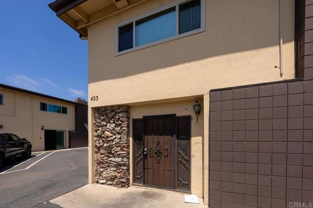 Detail Gallery Image 1 of 1 For 423 Woodlawn Ave a,  Chula Vista,  CA 91910 - 3 Beds | 1/1 Baths