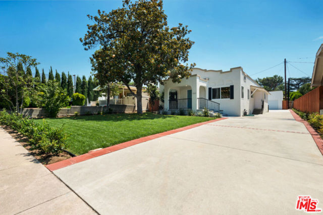 1288 N HILL Avenue, Pasadena CA: https://media.crmls.org/mediaz/89a92ee6-f5d2-4c90-b4b8-f79de8e96048.jpg
