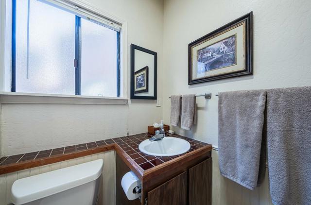15847 Pleasant Valley Lane, Salinas CA: https://media.crmls.org/mediaz/89a9605a-601a-4825-9d4f-ef5eeab29d57.jpg