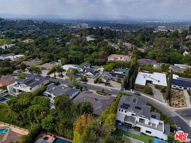 16314 Meadowridge Road, Encino CA: https://media.crmls.org/mediaz/89a969f4-b249-4fac-92ad-646848b21510.jpg