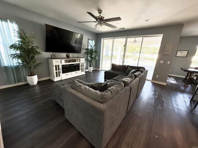 Detail Gallery Image 24 of 49 For 1564 Manzanita Hollow, Vista,  CA 92084 - 5 Beds | 4 Baths