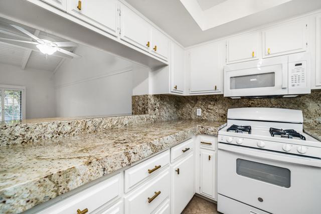 1150 E Palm Canyon Drive, Palm Springs CA: https://media.crmls.org/mediaz/89aadb95-3474-49db-8730-db1716ea985e.jpg