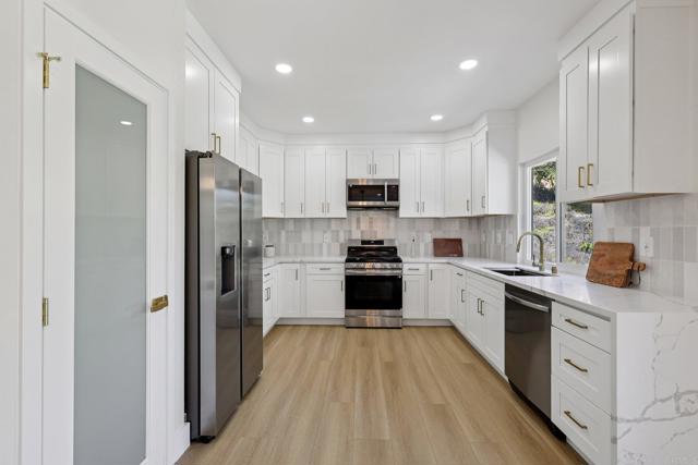 5471 Papagallo Drive, Oceanside CA: https://media.crmls.org/mediaz/89ab19e3-6c5b-43ea-aa5b-16014930af19.jpg