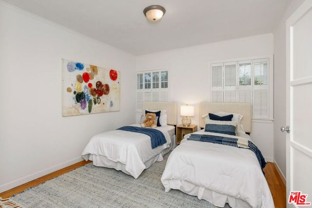 4311 Greenbush Avenue, Sherman Oaks CA: https://media.crmls.org/mediaz/89ab25db-4d1a-4081-8e5a-b808868bd057.jpg