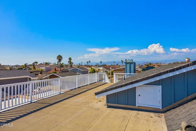 Roof deck with TopaTopa views