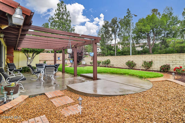 11820 Doral Avenue, Porter Ranch CA: https://media.crmls.org/mediaz/89abd9c5-2441-40a6-a8e6-3fde5883a0ad.jpg