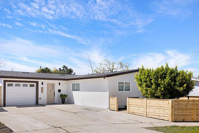 4822 Kesling Court, San Diego CA: https://media.crmls.org/mediaz/89abdfa9-1956-4143-bed4-3d29e4e92fec.jpg