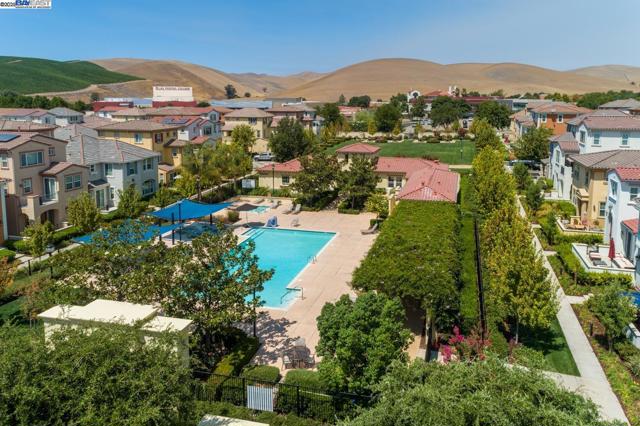 140 Selby Ln, Livermore CA: https://media.crmls.org/mediaz/89ad0838-c32b-4bcb-8e87-6651df81e8c0.jpg