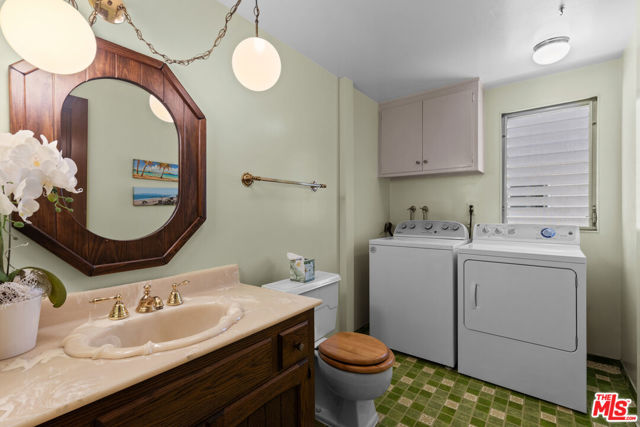 4731 La Villa Marina, Marina del Rey CA: https://media.crmls.org/mediaz/89ad4325-2fcc-4dd7-a7d0-7fcb3cc323c6.jpg