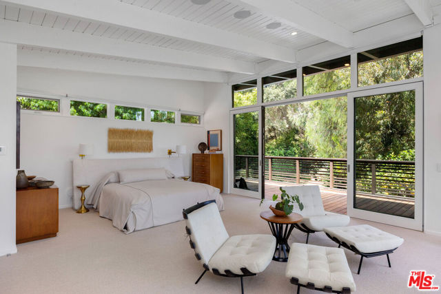 2179 Mandeville Canyon Road, Los Angeles CA: https://media.crmls.org/mediaz/89ad7af0-e838-4189-91e1-eeef42e58bda.jpg
