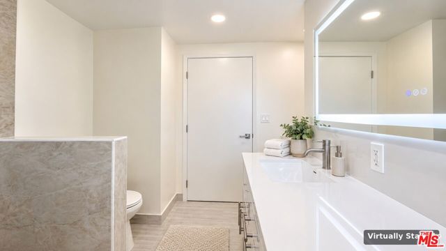 15207 Dickens Street, 5 photo 9