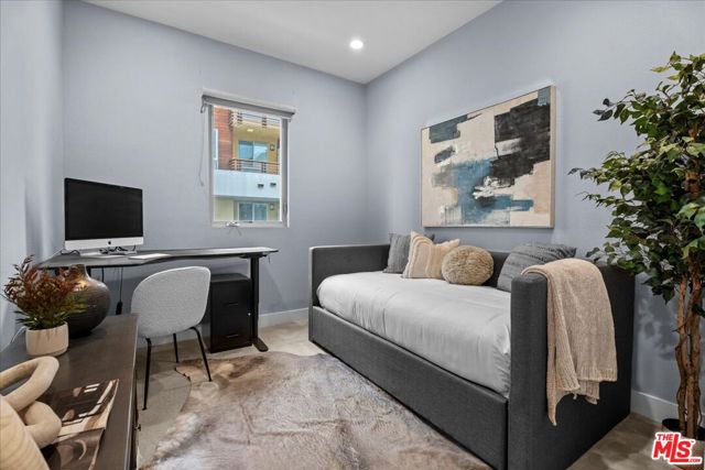12714 W Sea Spray Place, Playa Vista CA: https://media.crmls.org/mediaz/89aeefe8-dd66-471f-8a4f-f302357816af.jpg