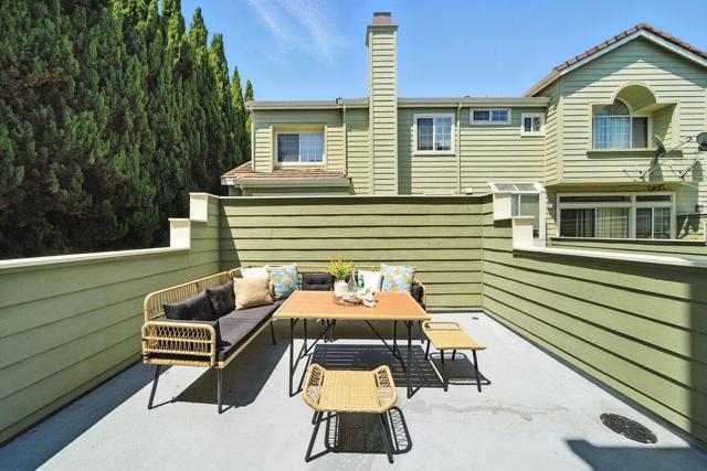 1151 La Rochelle Terrace, Sunnyvale CA: https://media.crmls.org/mediaz/89aef406-4416-41cc-a8a7-9b4cddd3020c.jpg