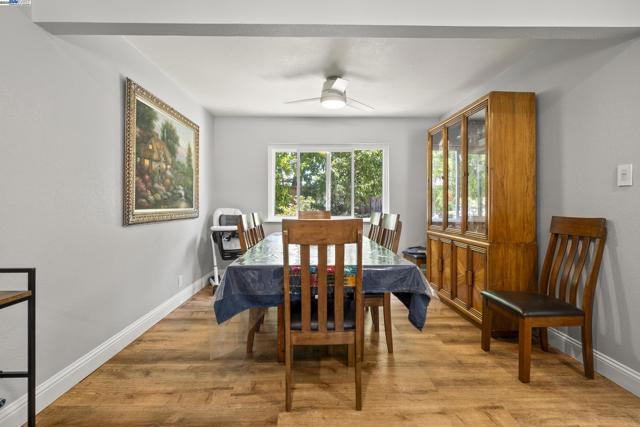 963 Getoun Dr, Concord CA: https://media.crmls.org/mediaz/89af5ef3-64e7-4b9c-990c-353641adb3f4.jpg