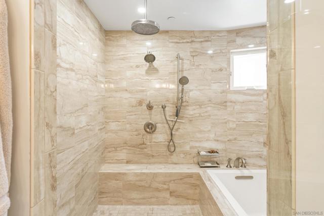 249 Playa Del Norte, La Jolla CA: https://media.crmls.org/mediaz/89b04ab3-5da9-470a-b7c7-521a986fbad9.jpg